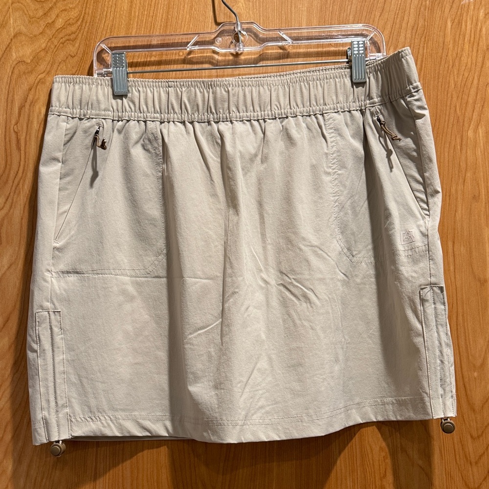 Avalanche Beige Women's Skort
